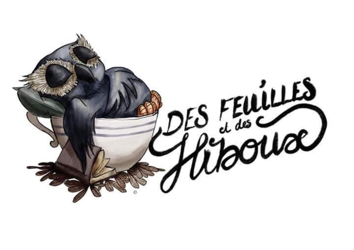 Des Feuilles Et Des Hiboux Plescop Exterior foto